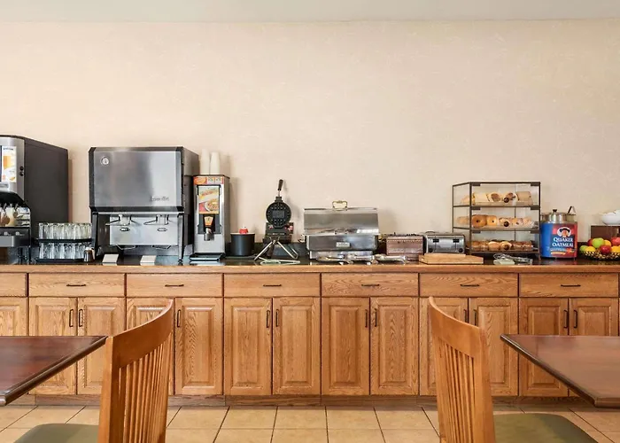 Country Inn & Suites By Radisson, Peoria North, Il