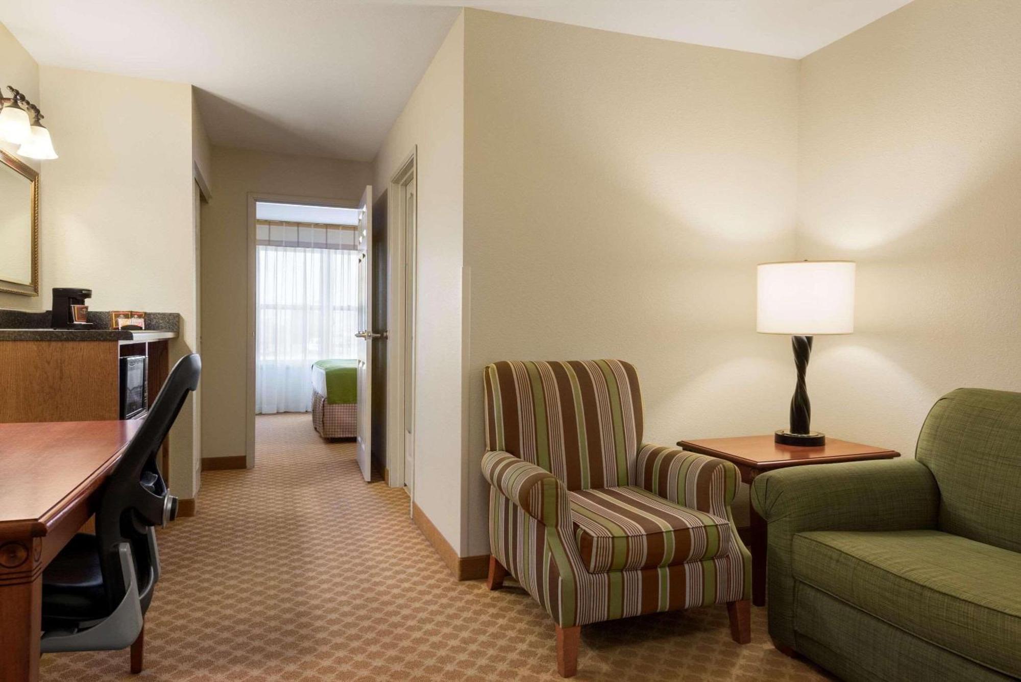 Hotel Country & By Radisson, North, Il 3*