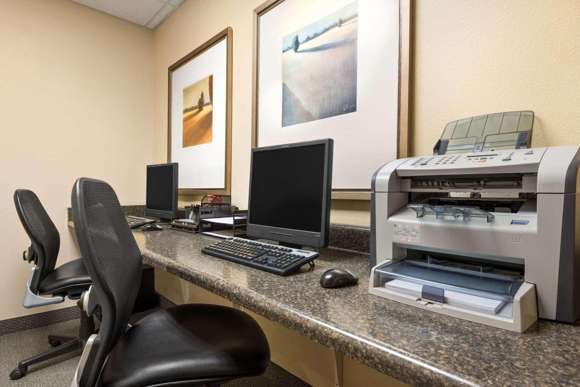 Country & By Radisson, North, Il 3* Peoria