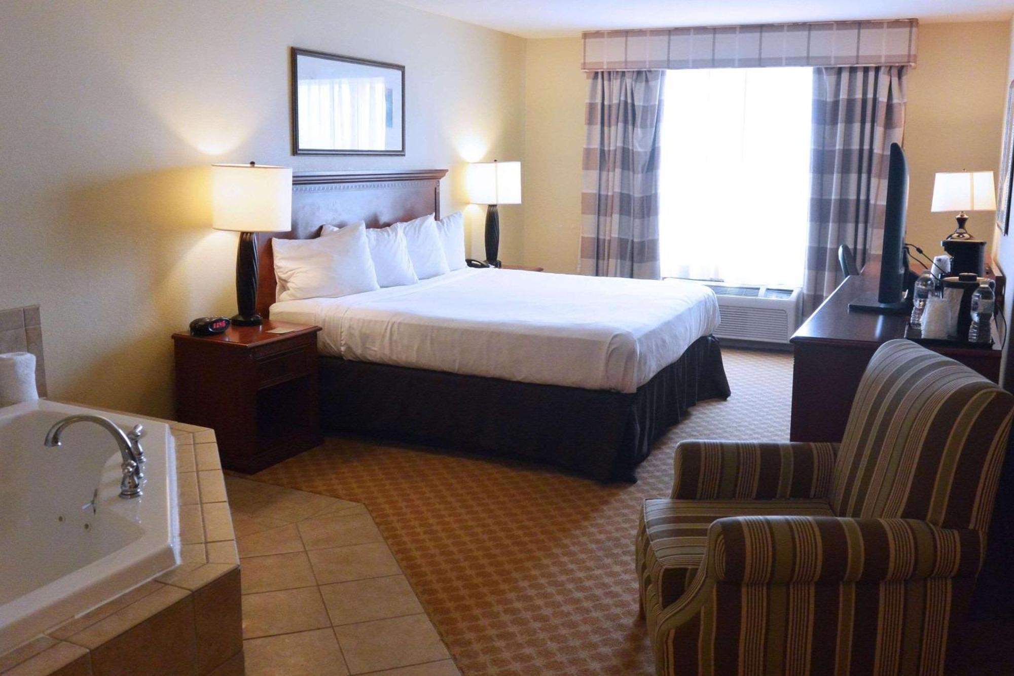 Hotel Country & By Radisson, North, Il 3*