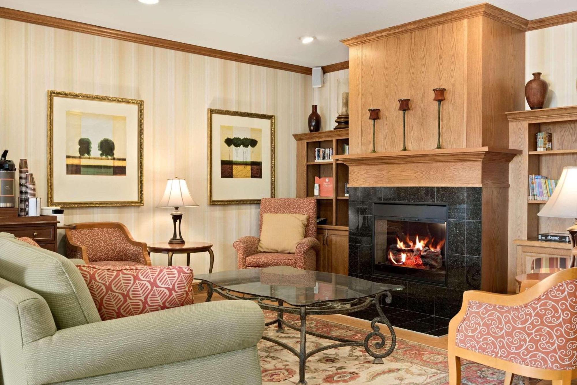 Hotel Country & By Radisson, North, Il Peoria