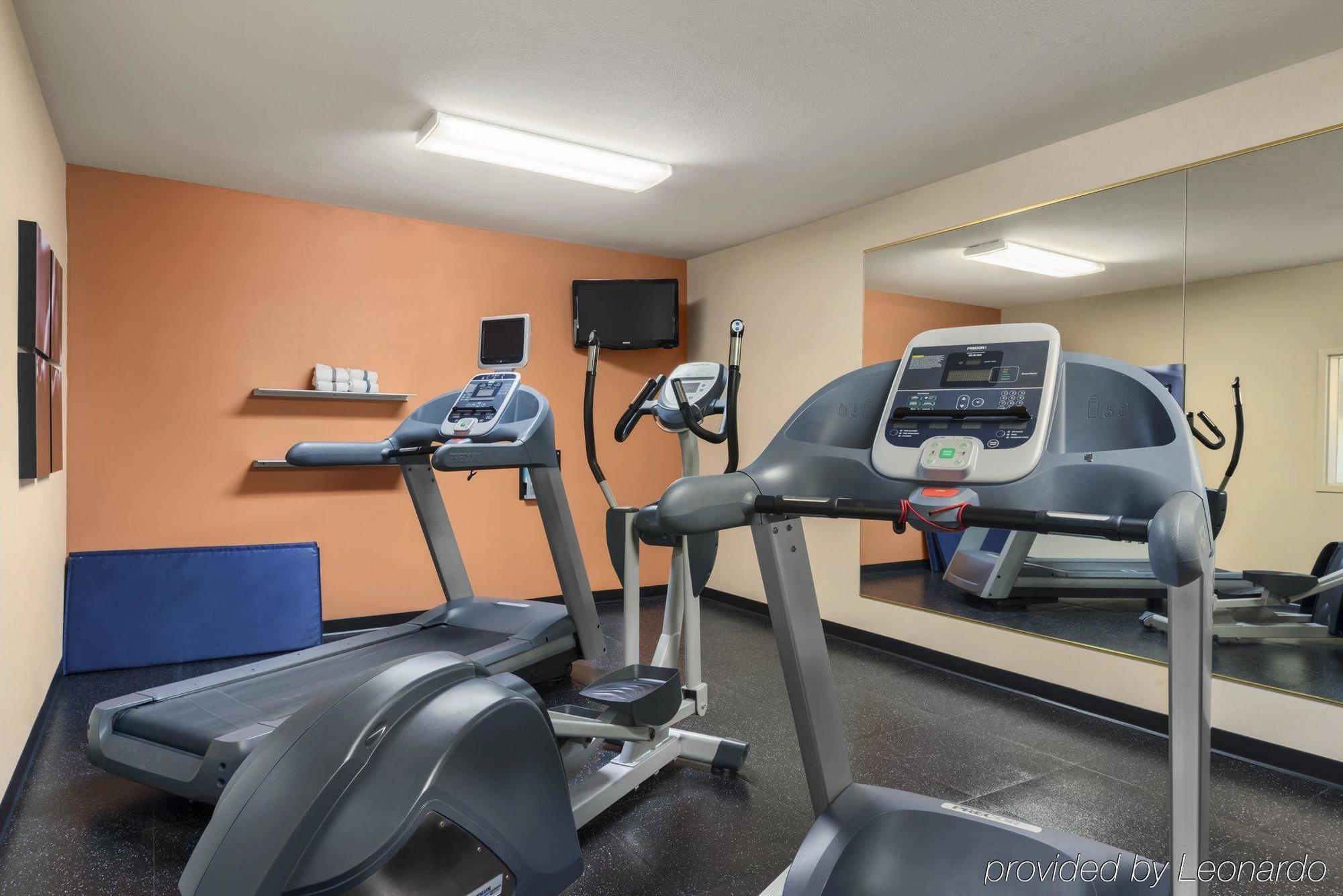 Country & By Radisson, North, Il Hotel 3*