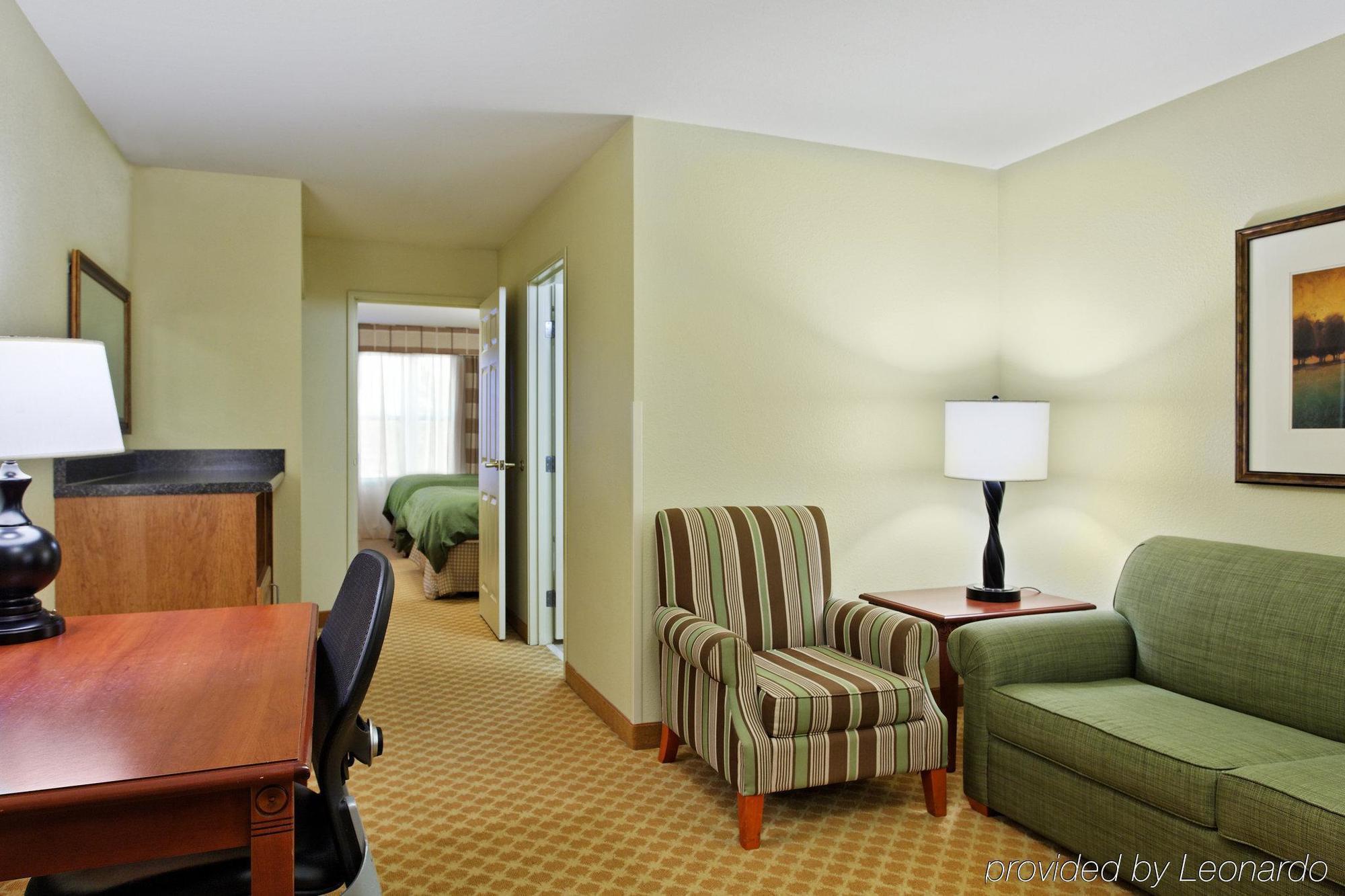 Country & By Radisson, North, Il 3*