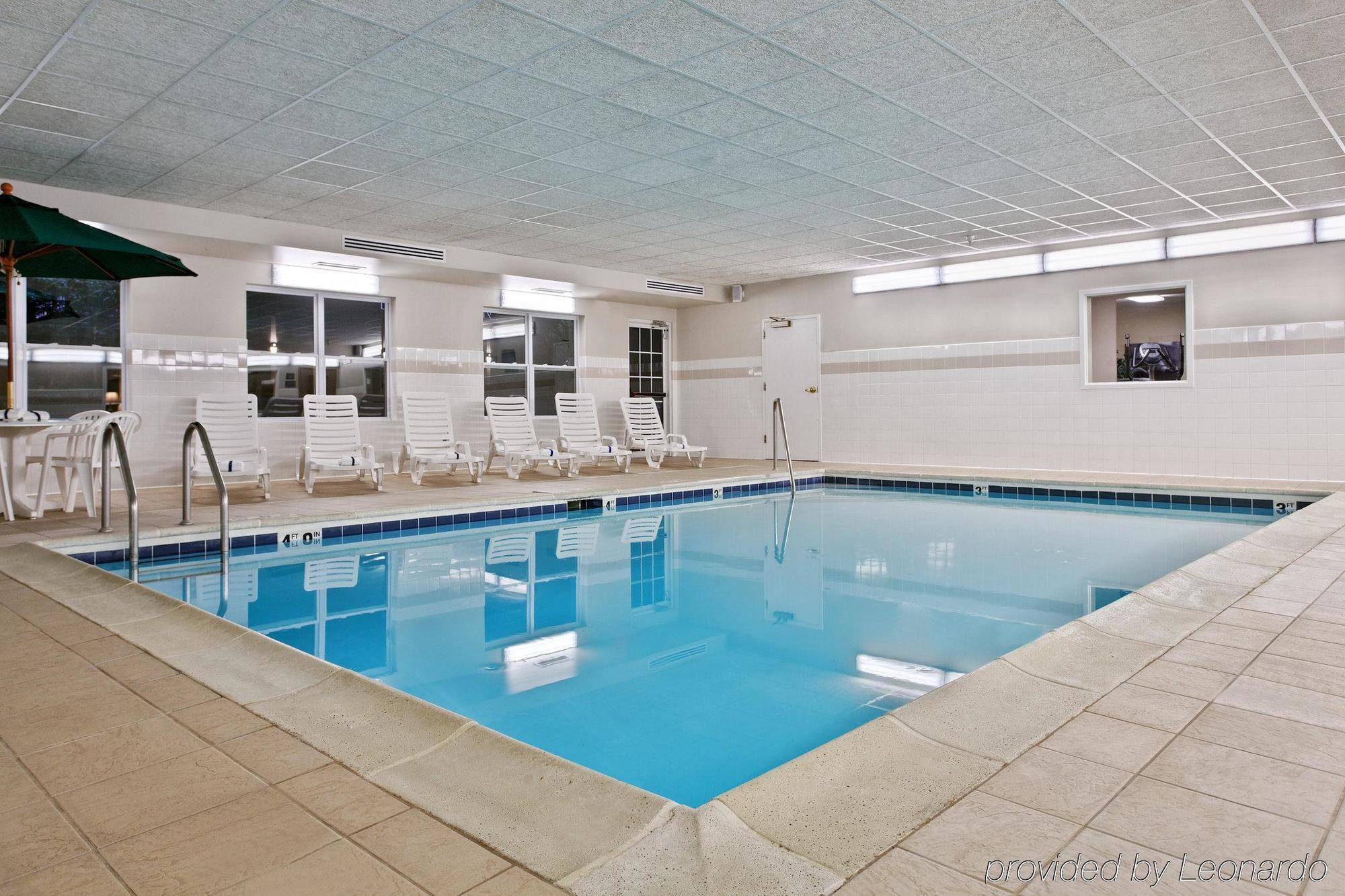 Country & By Radisson, North, Il Hotel Peoria