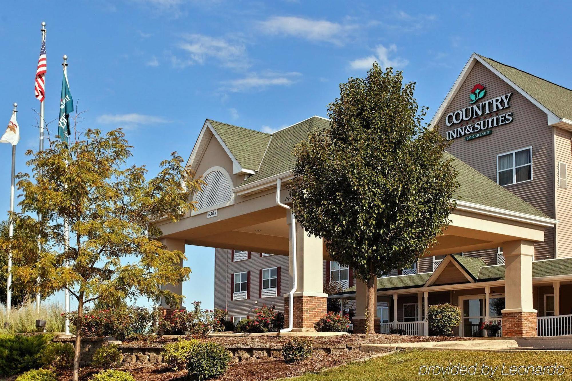 Hotel Country & By Radisson, North, Il