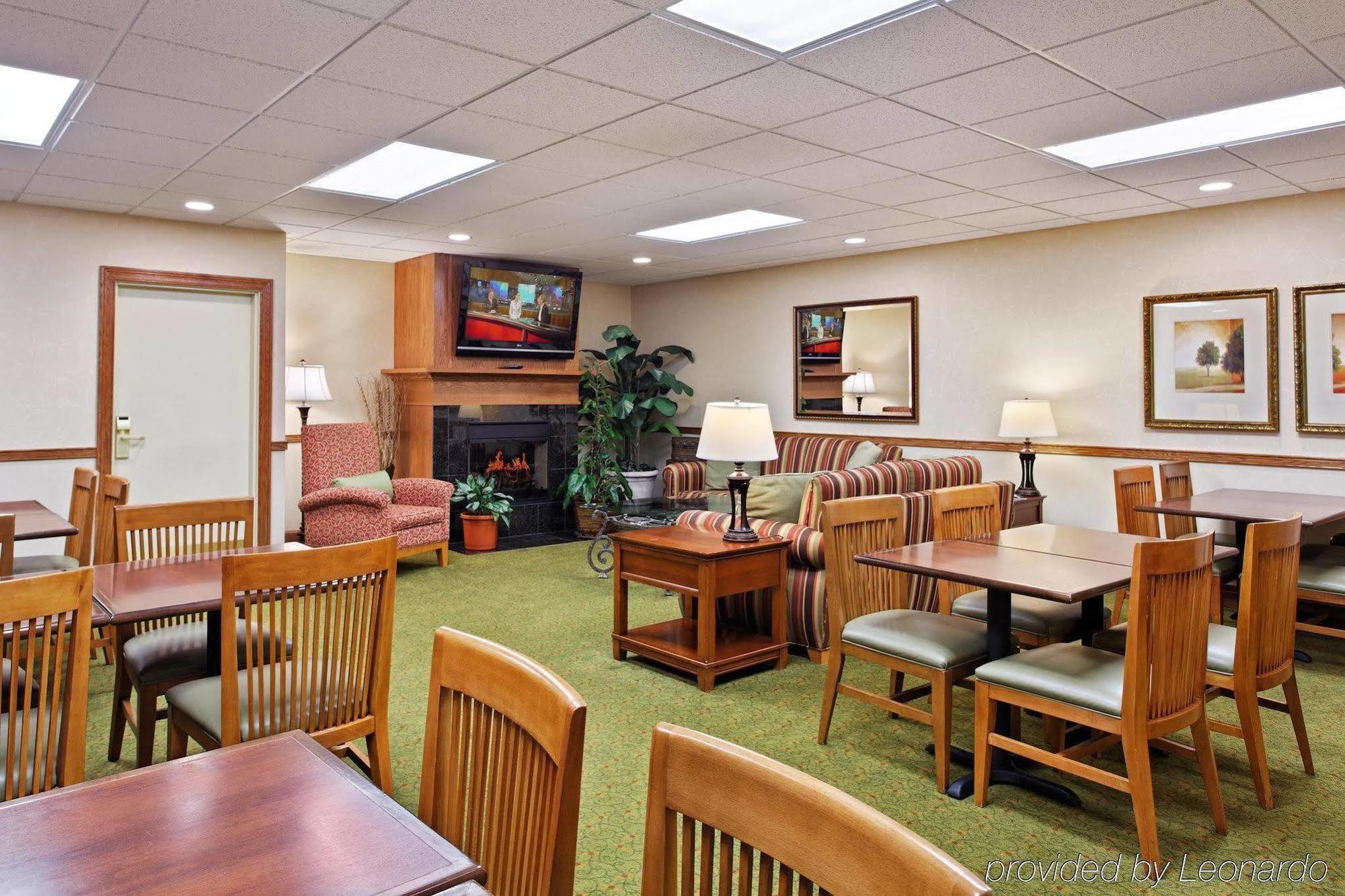 Country & By Radisson, North, Il 3*
